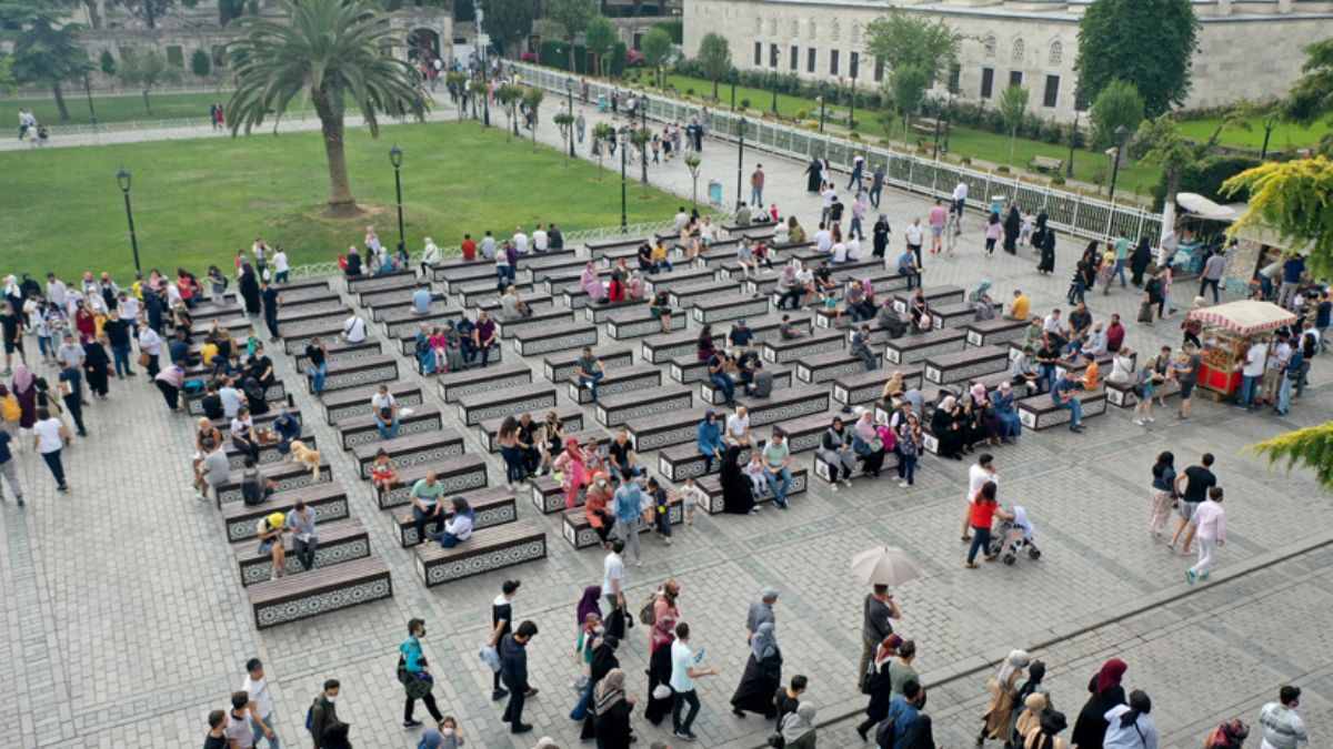 İlk kısıtlamasız pazar gününde park ve sahiller doldu