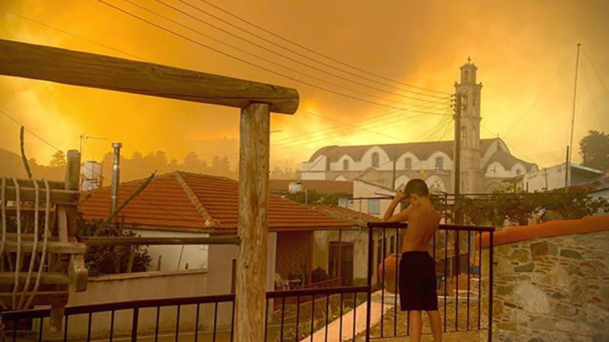 Kıbrıs Rum kesiminde iki gündür süren yangın söndürüldü