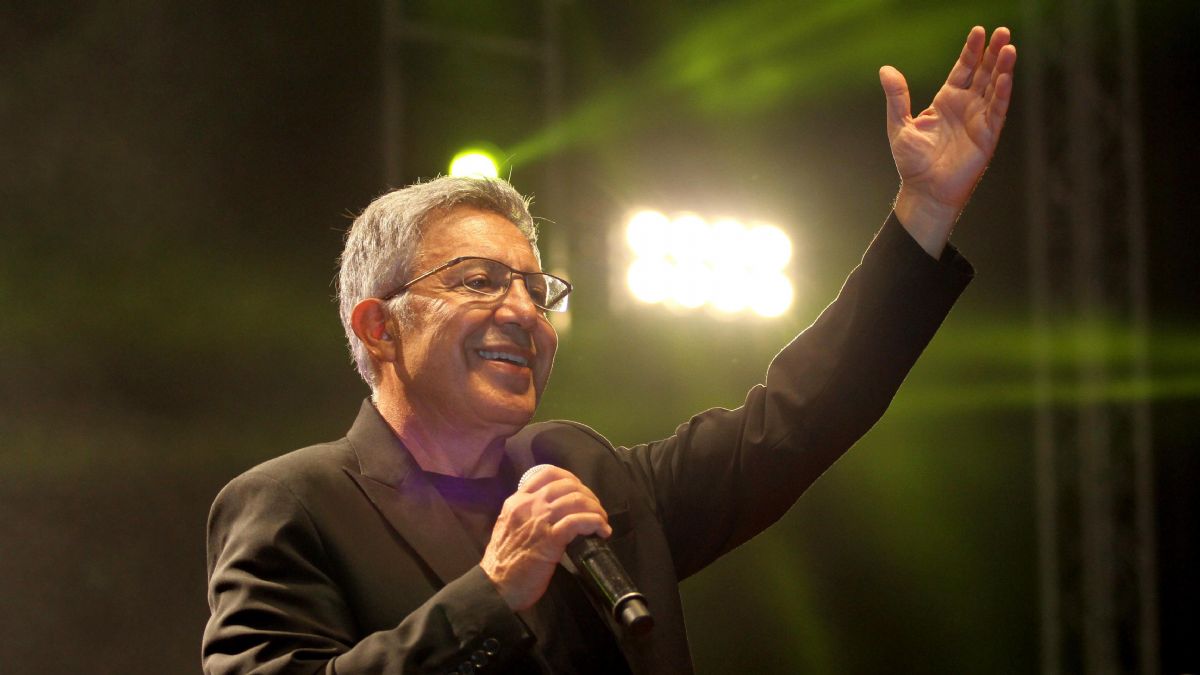 'Livaneli utanmasa...'