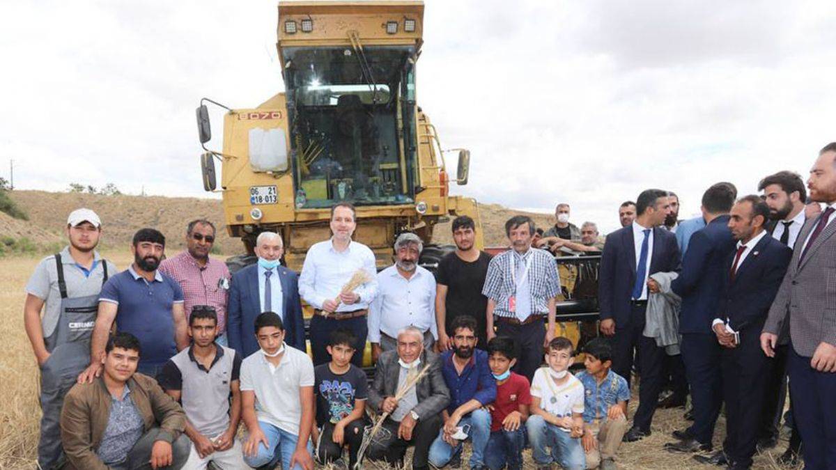 Erbakan: Çiftçiye madalya takmak gerekir