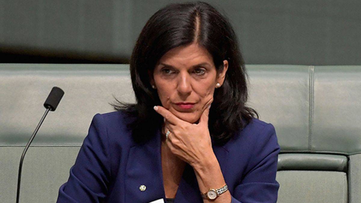 Eski kadın vekilden taciz itirafı