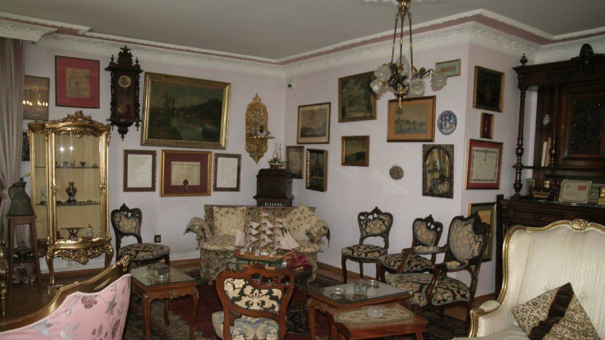 Prof. Dr. Semavi Eyice'nin müzelik eşyalarının satıldığı ortaya çıktı!