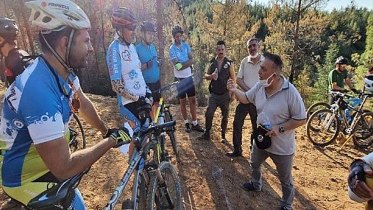Bisikletliler Yanan Orman Alanlarını Turladı