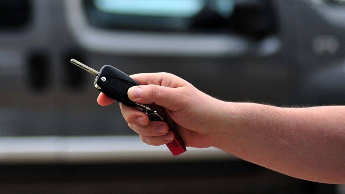 Satılan her 2 araçtan biri ithal