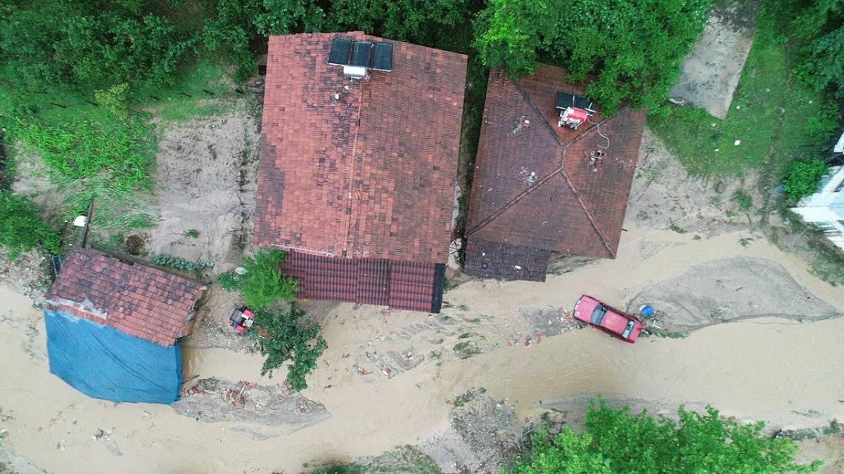 Düzce'deki selde mahsur kalan 47 kişi kurtarıldı