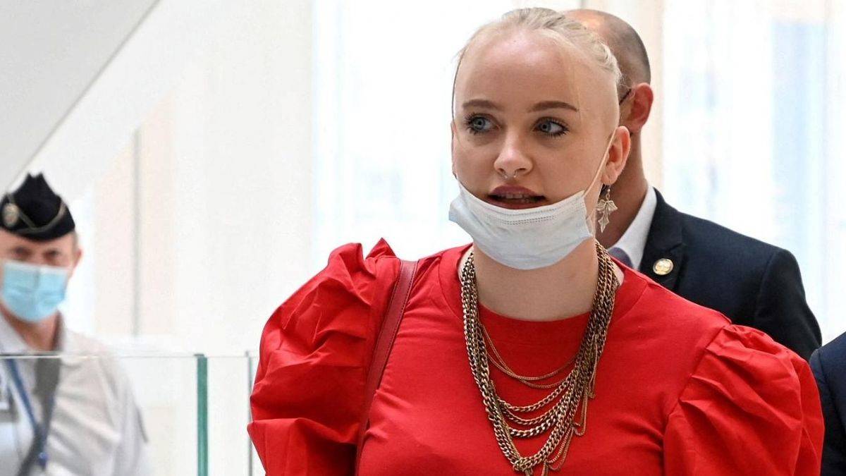 Fransa'da İslam'a hakaret eden öğrenciyi tehdit ettiği gerekçesiyle 11 kişiye hapis