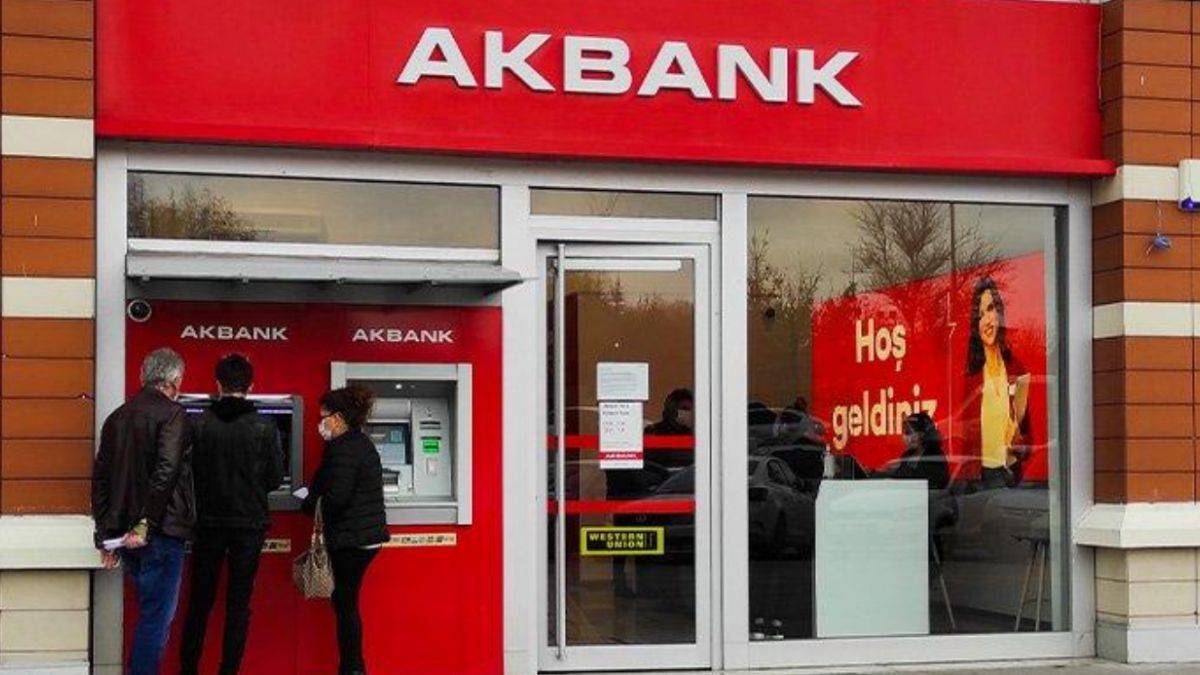 Akbank açıldı mı? Akbank'tan para gönderiliyor mu? Akbank para çekiliyor mu?