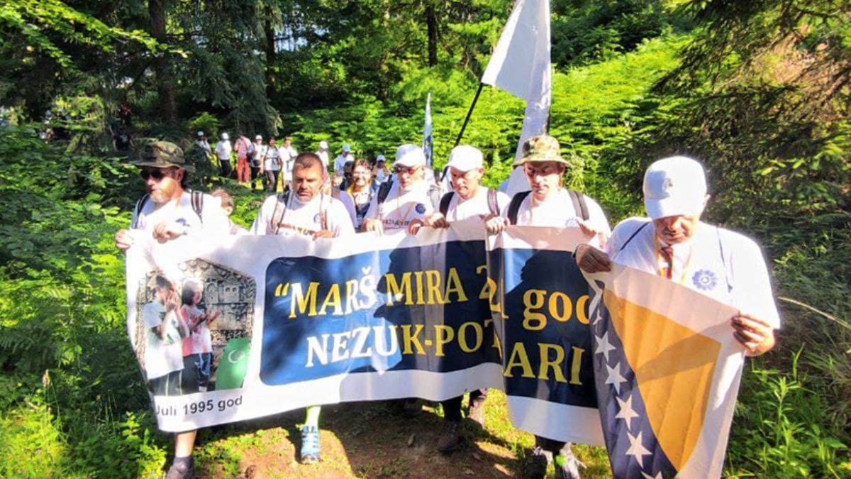 Ölüm yolunda 'Barış Yürüyüşü' başladı
