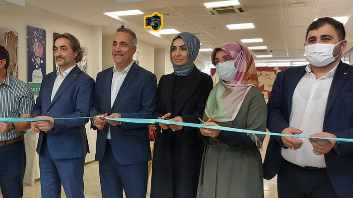 Kadınlar, el emeği göz nuru eserlerini sergiledi