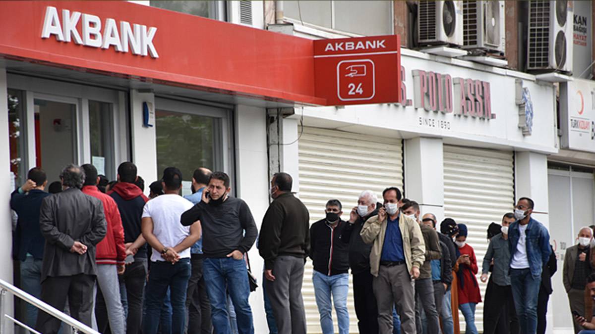Teknoloji yazarı Nebil: Akbank sınıfta kaldı