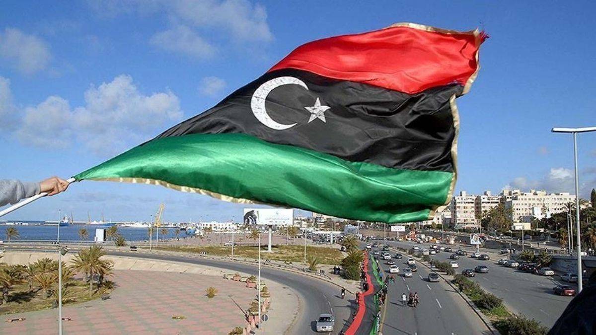 Libya, Kovid-19 nedeniyle sağlık sisteminin çöktüğünü açıklayan Tunus'la sınırlarını 1 haftalığına kapattı