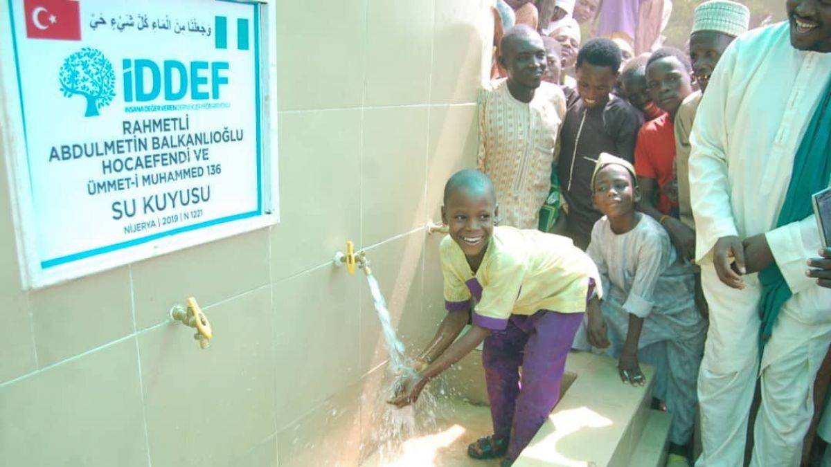 İDDEF açtığı su kuyuları ile yüz binlerce kişiyi temiz suya ulaştırdı