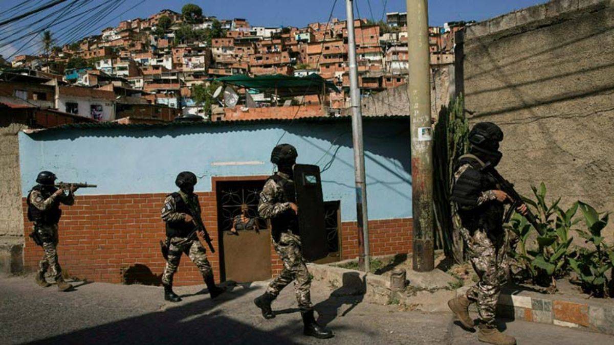 Venezuela'da kanlı çatışma: Ölü ve yaralılar var