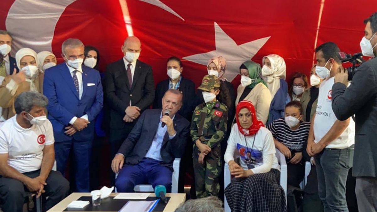 Erdoğan'dan Diyarbakır Anneleri'ne ziyaret