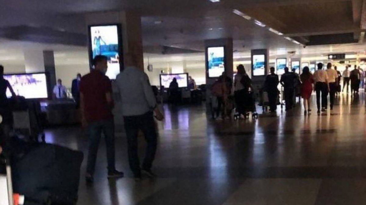 Lübnan karanlığa gömüldü