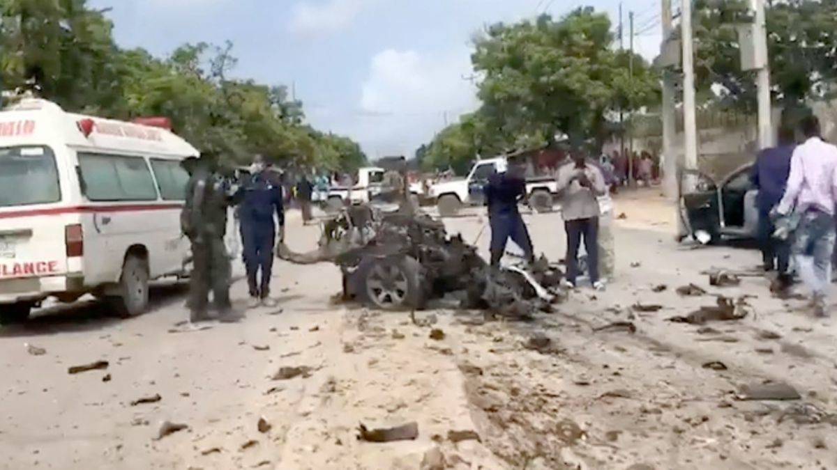 Somali'de üst düzey yetkiliye bombalı saldırı!