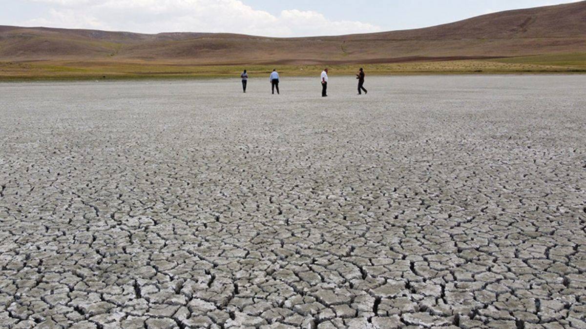 Van'da Akgöl'den sonra Saray Tuz Gölü de kurudu