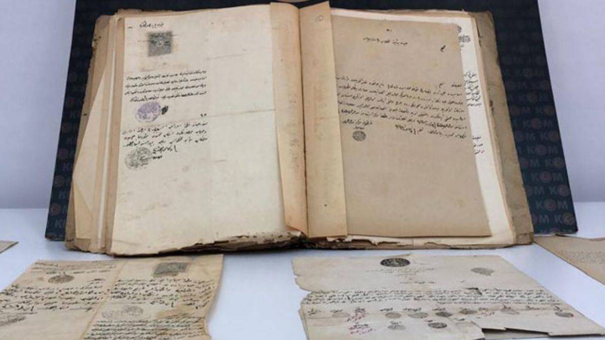 Kadıköy'de 12 adet ''Kadı Hücceti'' ele geçirildi