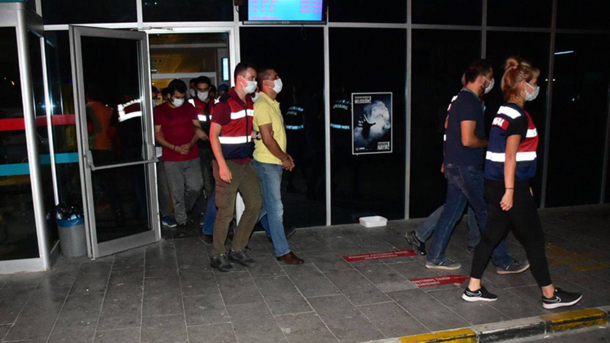 47 ilde FETÖ'nün TSK yapılanmasına operasyon