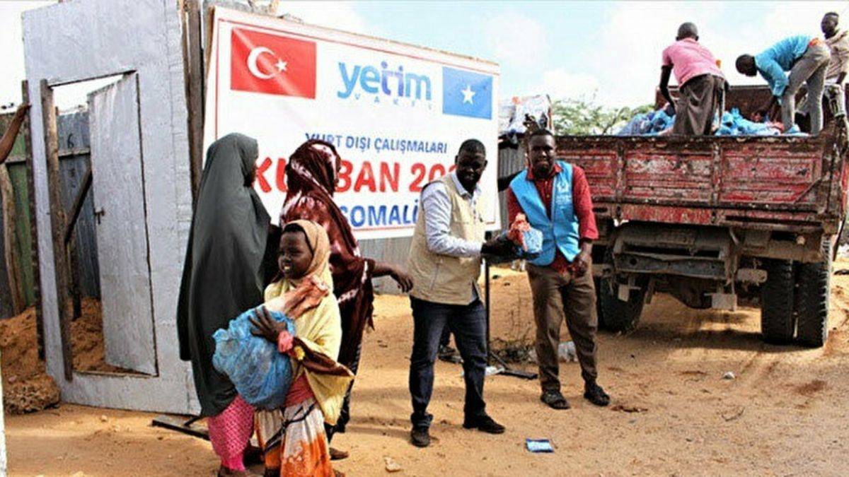 Dünya yetimleri biz bekler