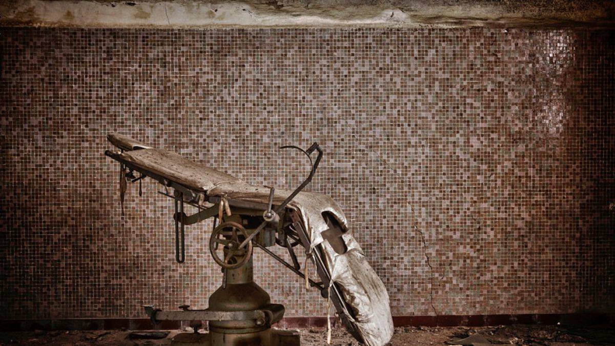 Terkedilmiş 'akıl hastanesi'nden ürkütücü kareler...