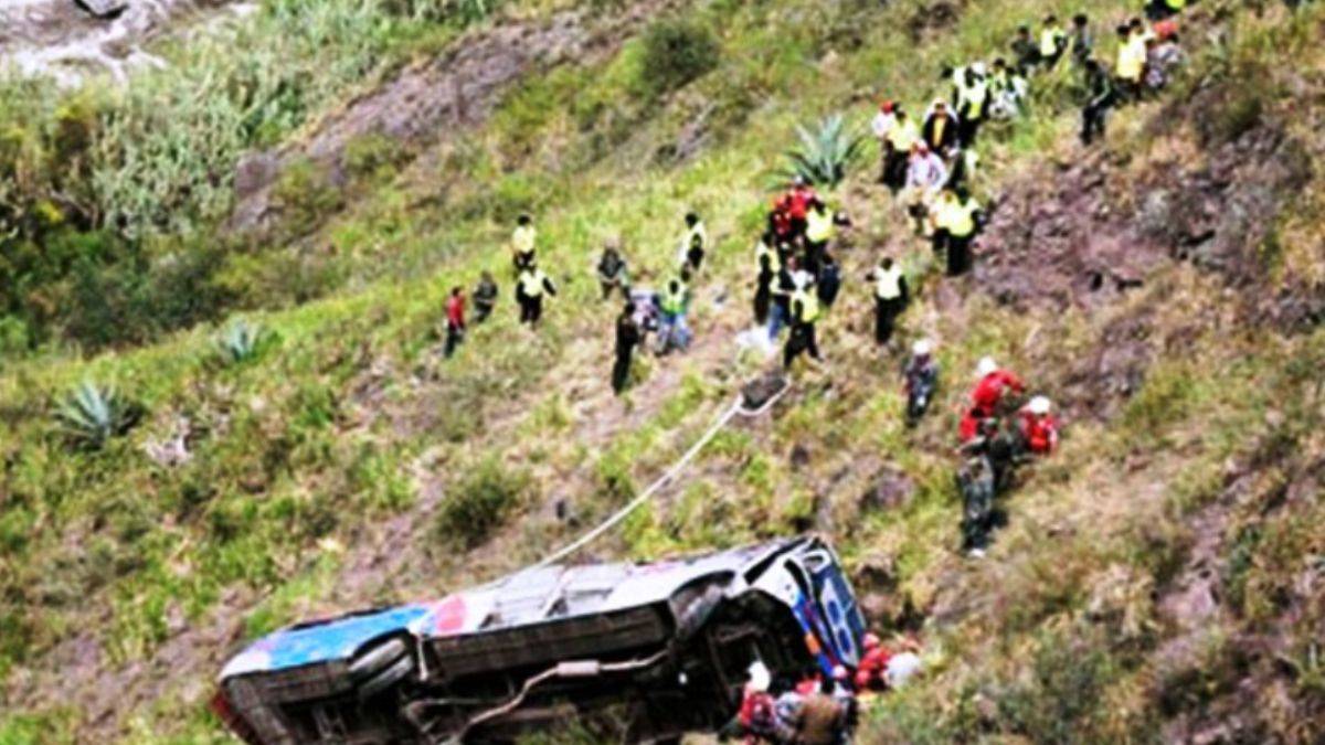 Bolivya'da otobüs uçuruma düştü: Çok sayıda ölü ve yaralı var