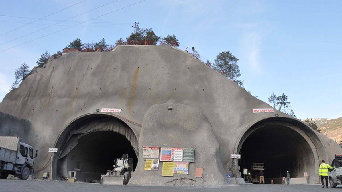 Avrupa'nın en uzunu olacak Zigana Tüneli'nin yüzde 89'u tamamlandı