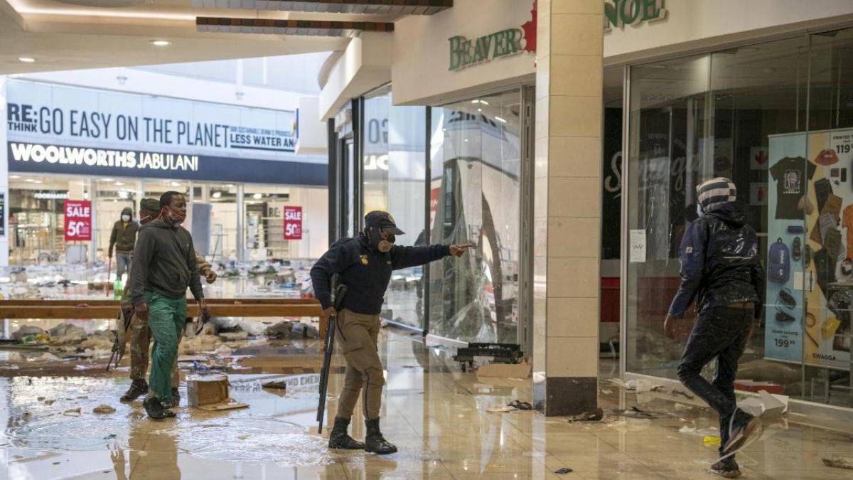 Güney Afrika karıştı!