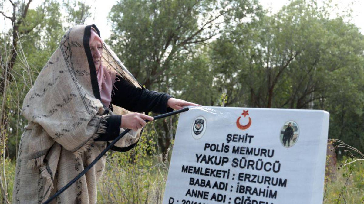 Evlatları 15 Temmuz'da şehit olan anne-baba konuştu