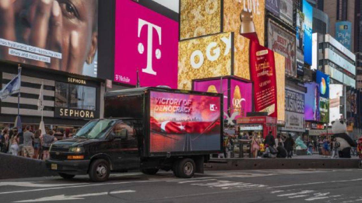 15 Temmuz zaferi New York sokaklarında...