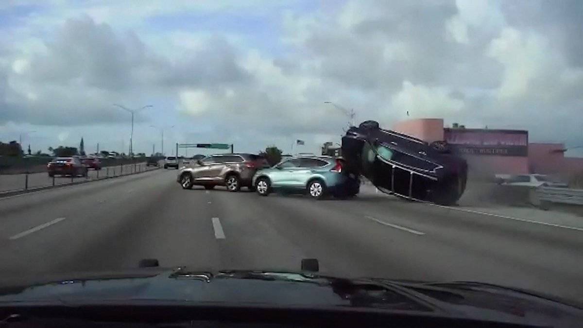 ABD'nin Florida eyaletinde polis, araba hırsızlarını kovalıyor...