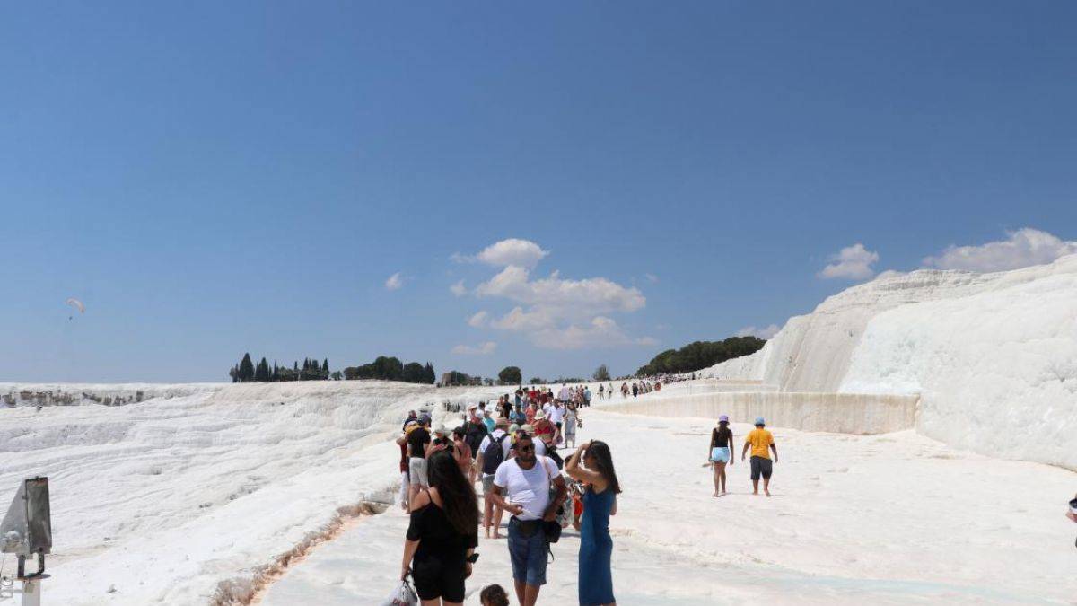 Pamukkale'de bayram yoğunluğu