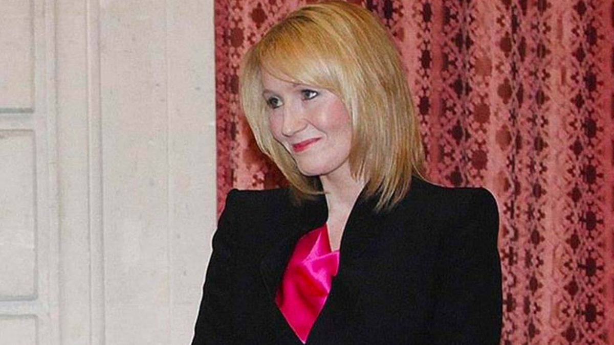 Harry Potter yazarı eski eşinden korktuğu için tam adını kullanmadığını açıkladı