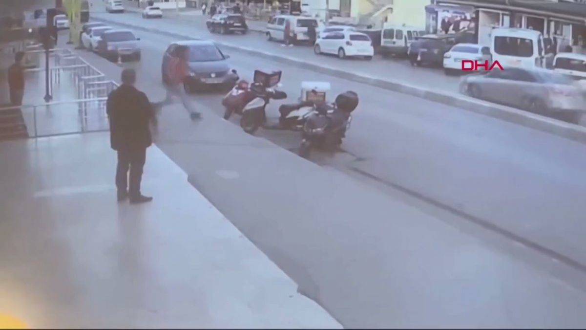 Kuyumcuyu dolandırmak isteyen kişiyi aksiyon filmi tadında yakalayan motorlu kurye