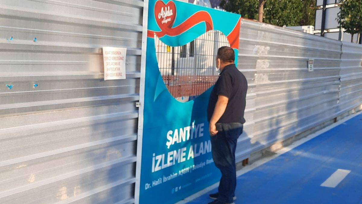 Bisiklet Yolu Üzerinde İnşaat Alanı Seyir Keyfi