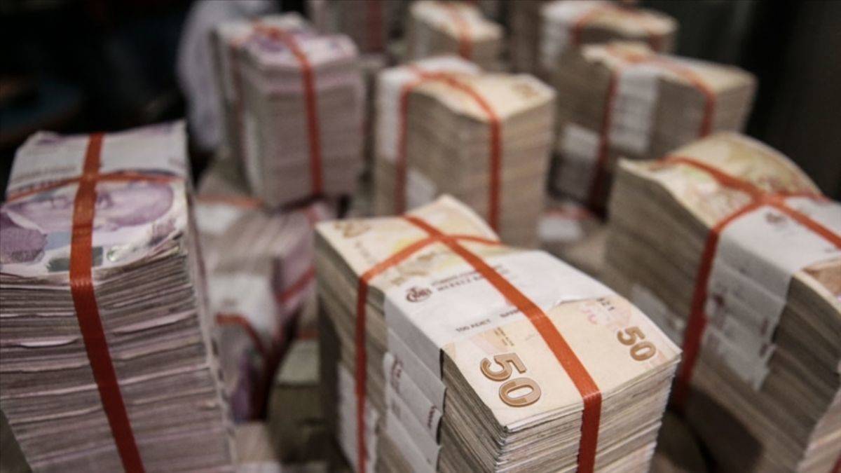 Bankacılık sektöründe kredi hacmi geriledi