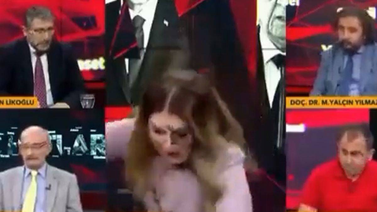 Canlı yayında talihsiz kaza! Moderatörün yaslandığı masa devrildi