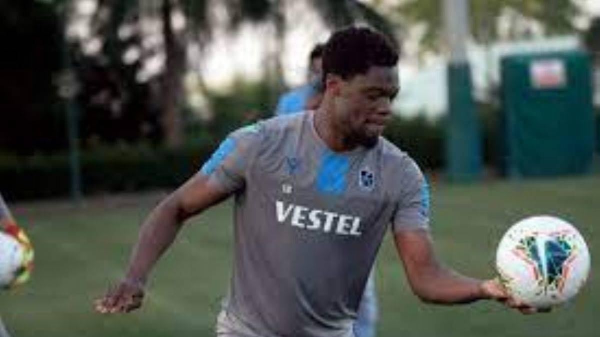 Fenerbahçe, Trabzonspor'dan Ekuban'a talip oldu!