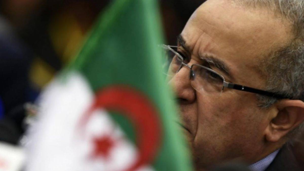 Cezayir'den Tunus Cumhurbaşkanı Said'e mesaj