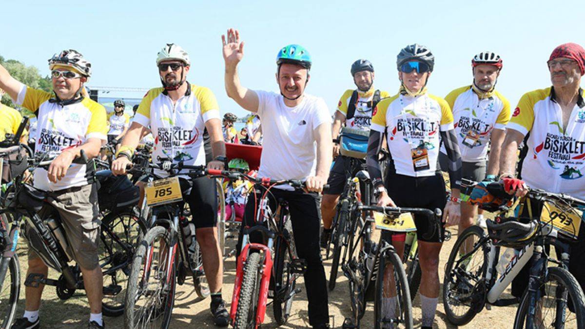 Başkan Büyükakın, Bisiklet Tutkunlarıyla Pedal Çevirdi