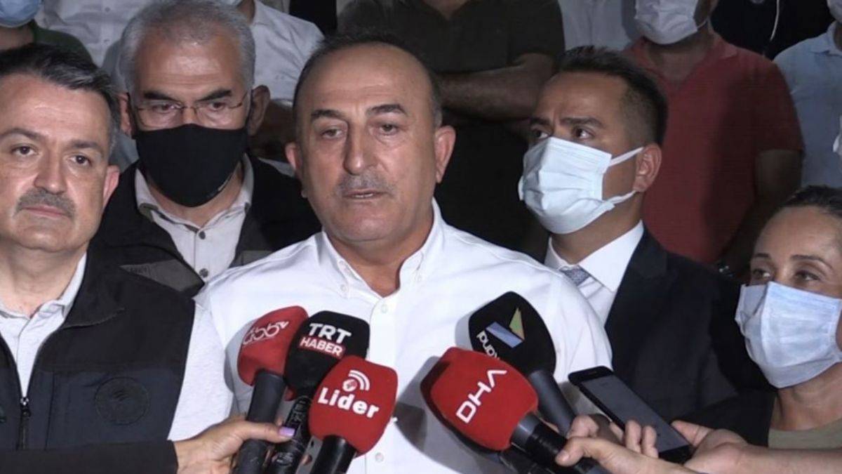 Bakan Çavuşoğlu’ndan Muhittin Böcek’in açıklamalarına tepki
