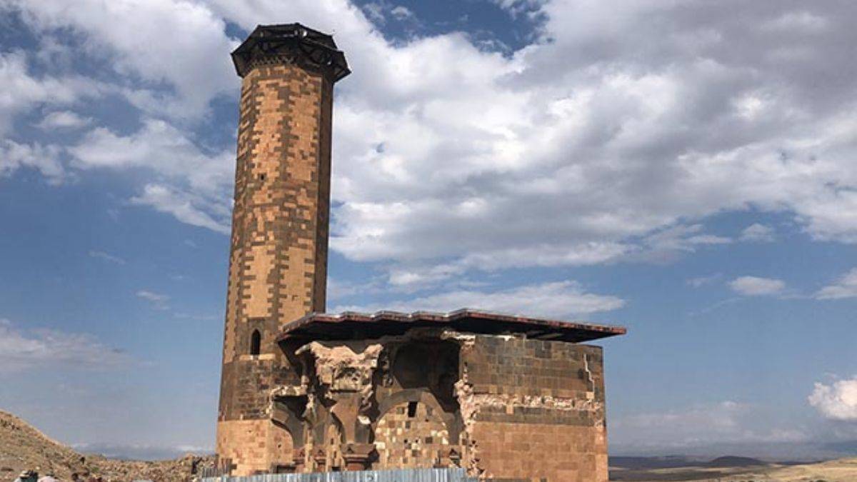 Anadolu'nun ilk Türk camisinde restorasyon sürüyor