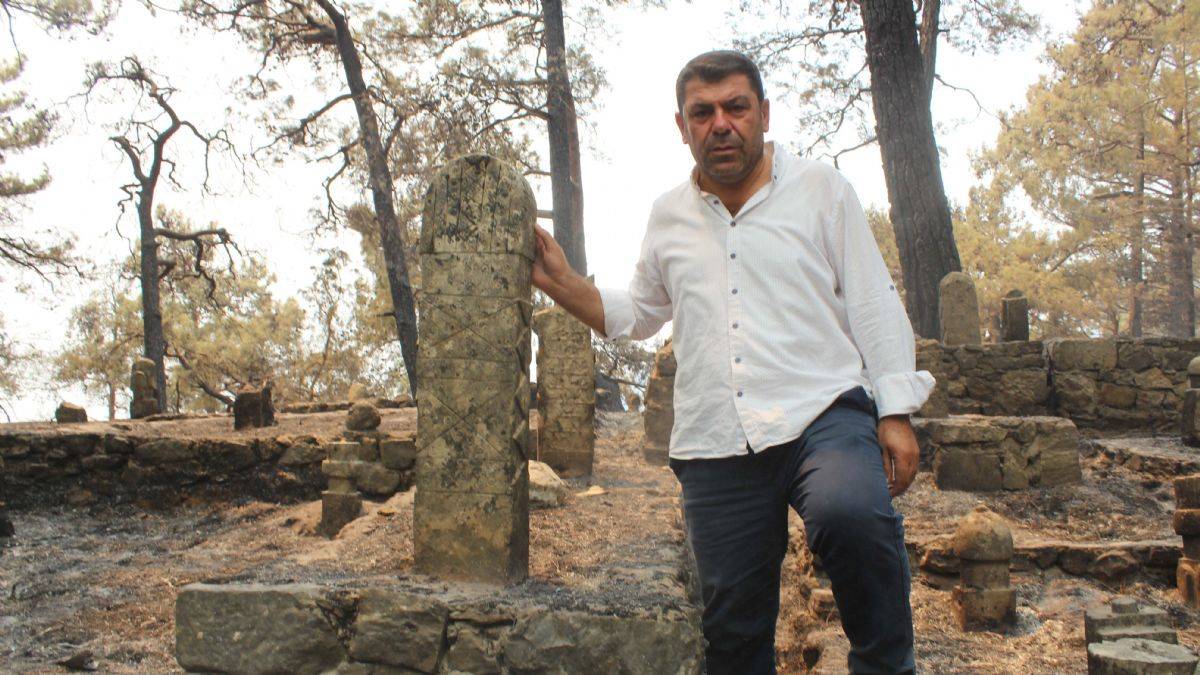 Senir Mahallesi'nde tarihi mezarlar da hasar gördü