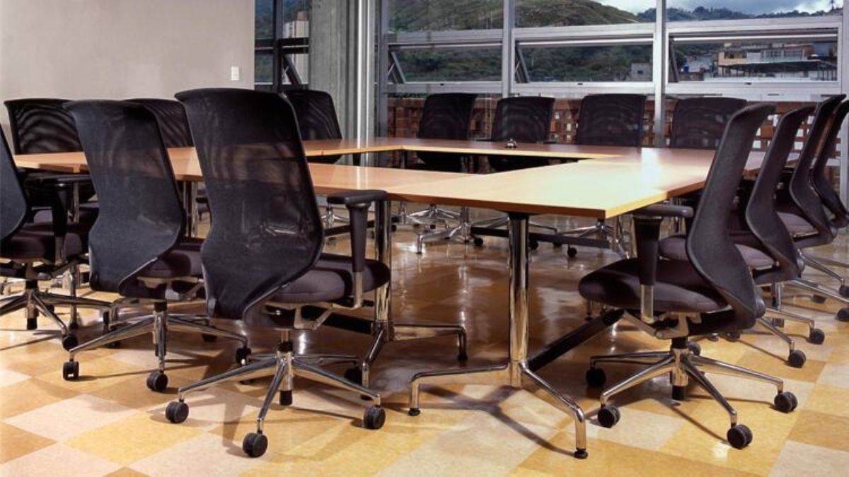 Amerika'lı dev şirketler ofise dönüşü erteledi