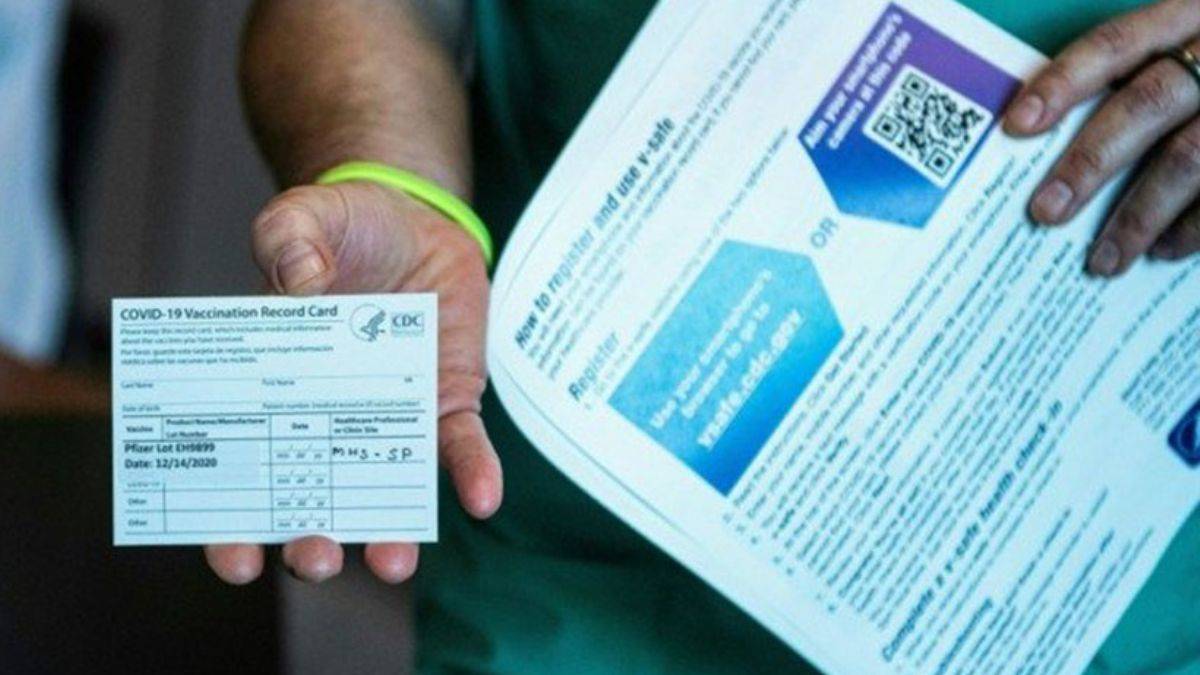 İtalya'da zorunlu aşı kartı dönemi başlıyor