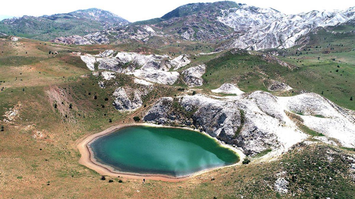 Yeşilgöl, doğaseverlerin ilgisini çekiyor