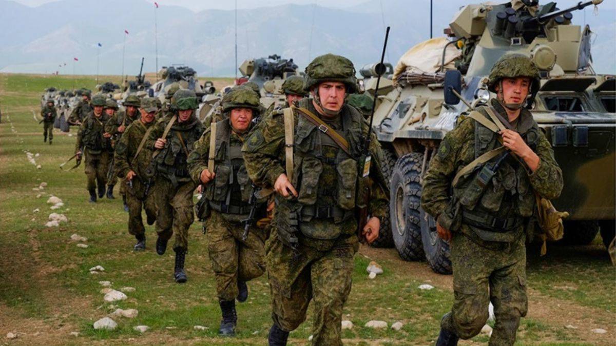 Rusya, Taliban'ı kuşatıyor mu?