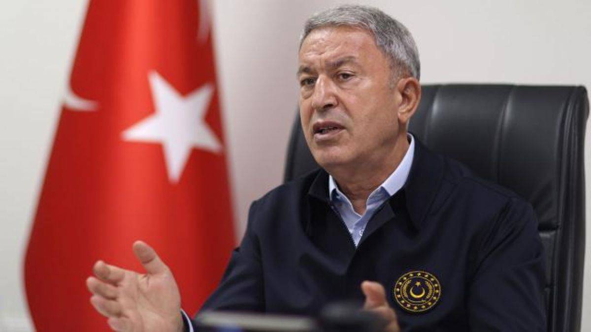 Hulusi Akar: Yangınla mücadeleye 600'den fazla personelle katkı sağlıyoruz