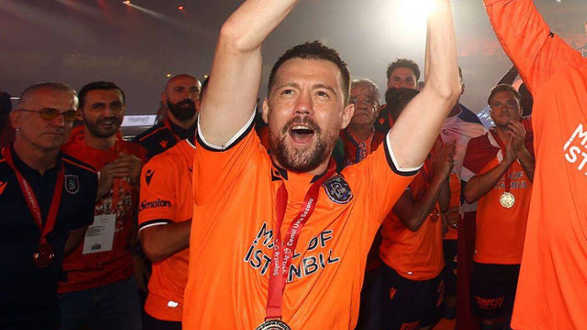 Başakşehir, Uğur Uçar ile yollarını ayırdı