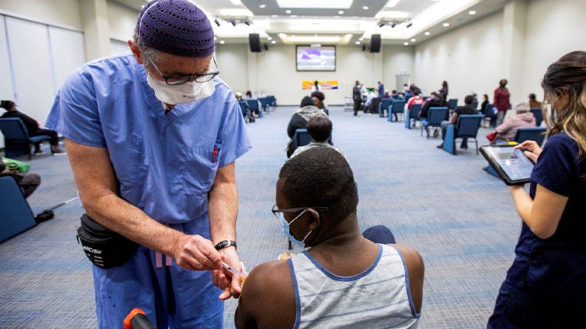 ABD'de üçüncü doz aşı olanların sayısı artıyor